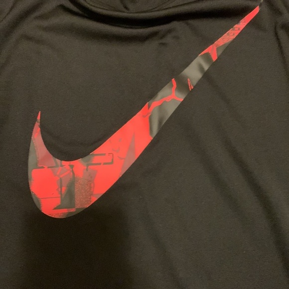 NWT Nike Dri-Fit long sleeve lightweight top​ - Picture 4 of 6